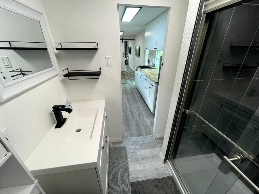 1Bed 1Bath Container Home Centrally Located Cypress Gardens Εξωτερικό φωτογραφία